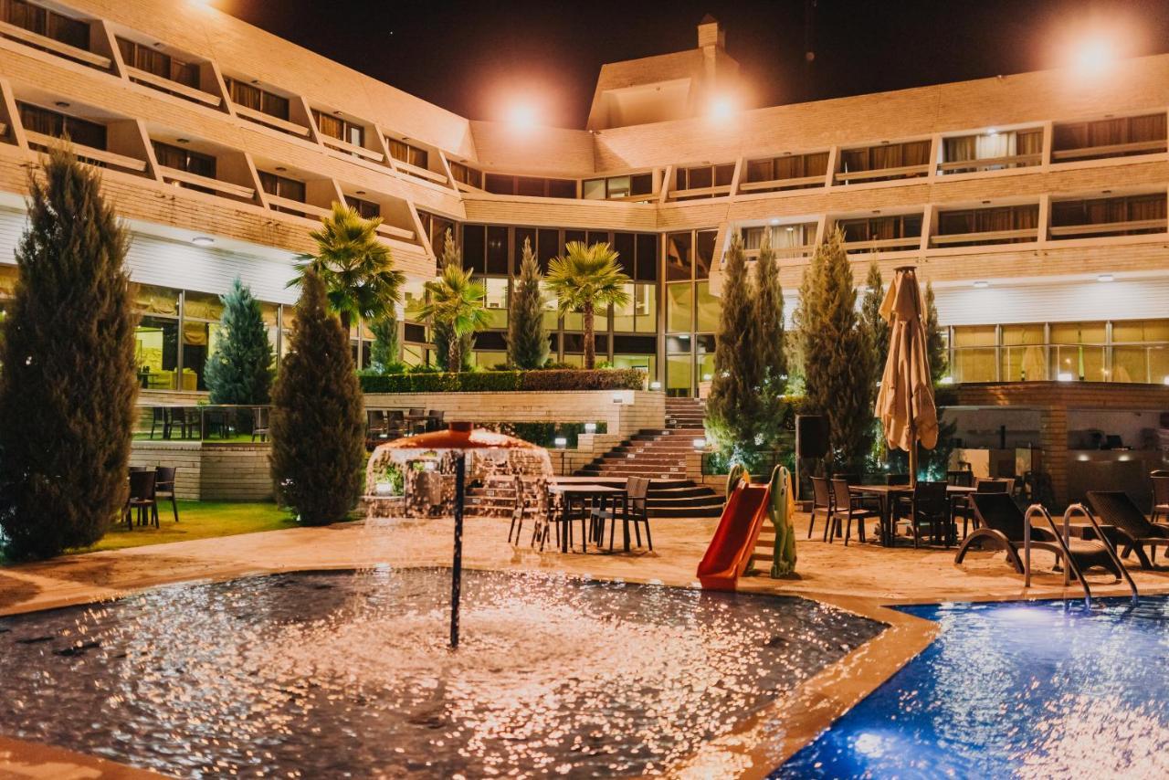 Ashur Hotel Dukhan Kültér fotó
