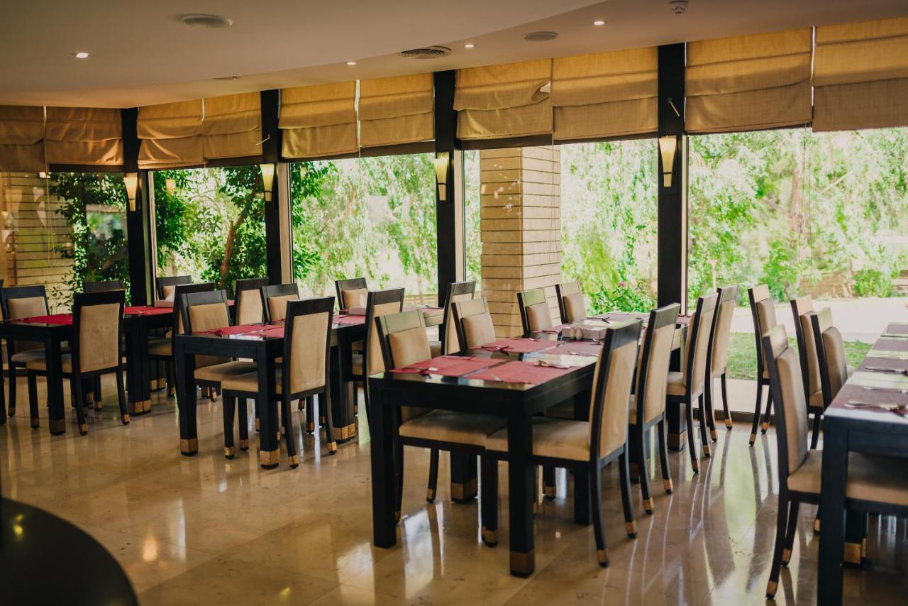 Ashur Hotel Dukhan Kültér fotó
