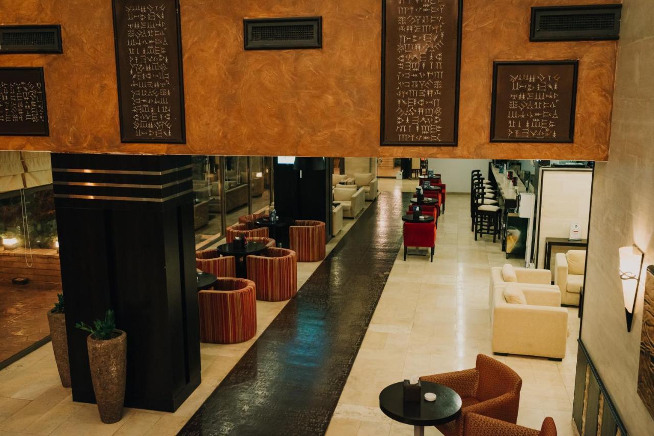 Ashur Hotel Dukhan Kültér fotó